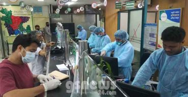 ব্যাংক কর্মীরা ১০ দিন অফিসে গেলেই পাবেন বাড়তি একমাসের বেতন