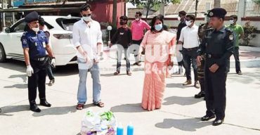 কয়েদিদের জন্য করোনা প্রতিরোধ সামগ্রী দিলেন মাশরাফী