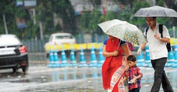 বৈশাখী বৃষ্টিতে রোজাদারদের মাঝে স্বস্তি, স্বস্তি করোনাতেও!