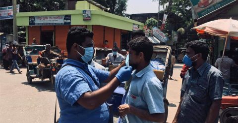 সোনাগাজীর নবাবপুরে করোনা সংক্রমণ রোধে প্রচারণা ও সুরক্ষা সামগ্রী বিতরণ