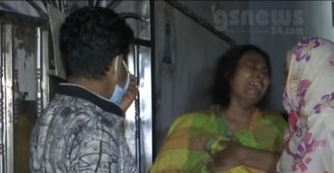 করোনা সঙ্কটে এক মাসের ভাড়া দিতে না পারায় বের করে দিলেন