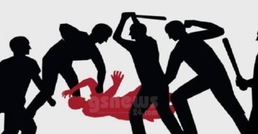 ত্রাণ না পেয়ে ফেসবুকে স্ট্যাটাস দেয়ায় ,যুবককে পিটিয়ে পুলিশে দিলেন চেয়ারম্যান-মেম্বার