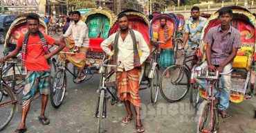 সবই তাদের জানা, কিন্তু পেটের দায়ে রাস্তায়