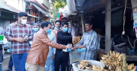 ছাগলনাইয়ার ঘোপালে যুবলীগ সম্পাদক জামশেদের মাস্ক বিতরণ