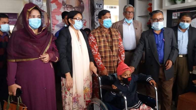 ছাগলনাইয়ায় বিশেষ চাহিদাসম্পন্ন ১৪ শিক্ষার্থীকে এসিসটিভ ডিভাইস প্রদান