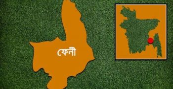 ফেনীতে আ’লীগ নেতাদের গলায় সাংবাদিক কার্ড!