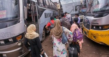 দুর্ভোগ এড়াতে আগেভাগেই বাড়ির পথে নগরবাসী