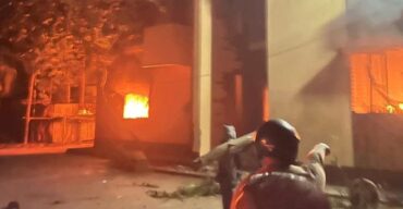 সোনাগাজীতে সাবেক সেনা কর্মকর্তার বাড়িতে ভাঙচুর-আগুন