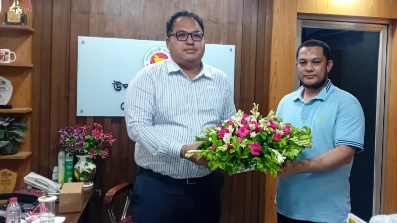 সোনাগাজীর নবাগত ইউএনও’র সাথে সৌজন্য সাক্ষাৎ করলেন ইউপি চেয়ারম্যান জহির