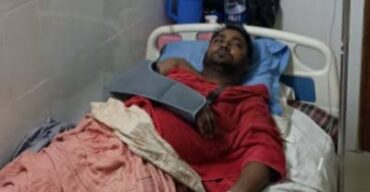 স্থানীয় বখাটেদের হামলায় যুবলীগ সভাপতি দুলাল আহত